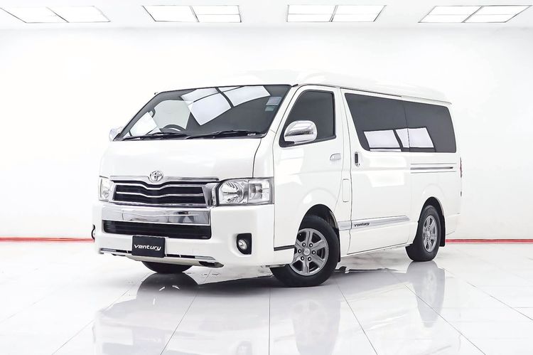 รถ Toyota Ventury 2.7 G สี ขาว