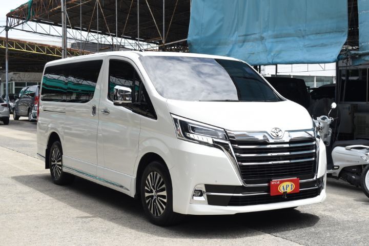 รถ Toyota Majesty 2.8 Premium สี ขาว
