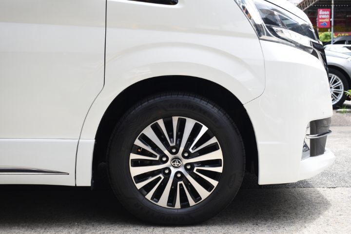 Toyota Majesty 2020 2.8 Premium Van ดีเซล เกียร์อัตโนมัติ ขาว รูปที่ 4