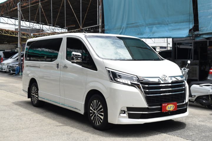รถ Toyota Majesty 2.8 Premium สี ขาว