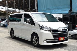 Majesty 2.8 Premuim ปี 20 ประตูไฟฟ้า 2 ข้าง กล้อง 360 เบาะมิกกี้เม้าส์ปรับไฟฟ้า นวดหลัง