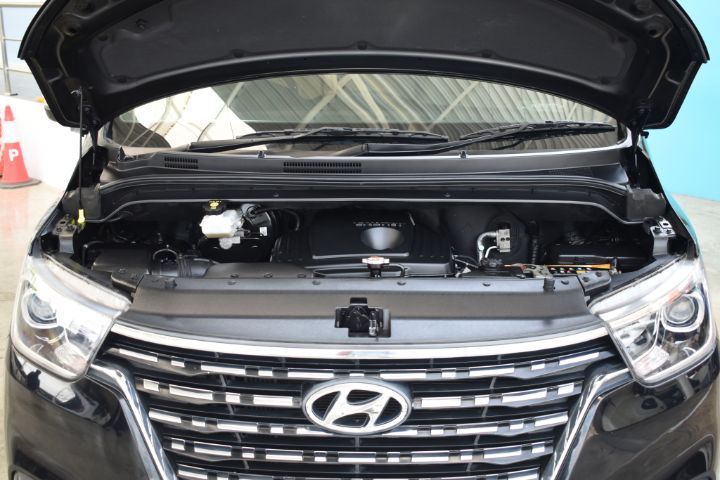Hyundai H-1  2021 2.5 Elite Van ดีเซล เกียร์อัตโนมัติ ดำ รูปที่ 4