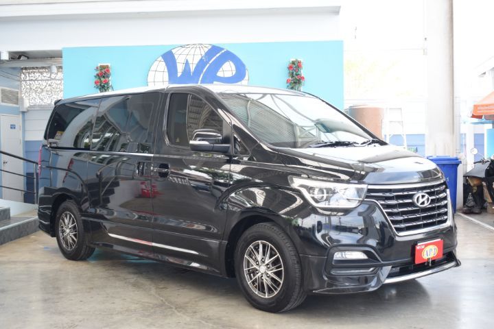 รถ Hyundai H-1  2.5 Elite สี ดำ