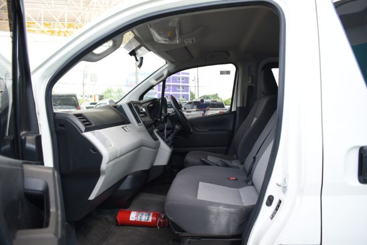Toyota Hiace 2022 2.8 Panel Van ดีเซล เกียร์ธรรมดา ขาว รูปที่ 3
