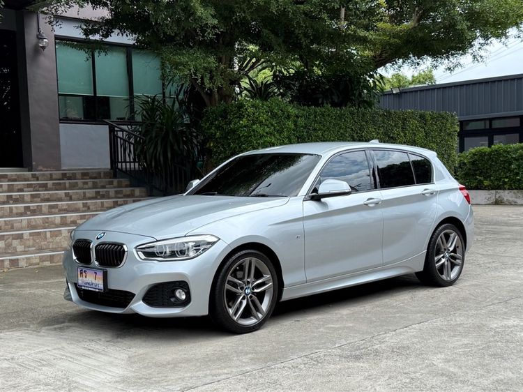 BMW Series 1 2018 118i Sedan เบนซิน ไม่ติดแก๊ส เกียร์อัตโนมัติ บรอนซ์เงิน รูปที่ 4