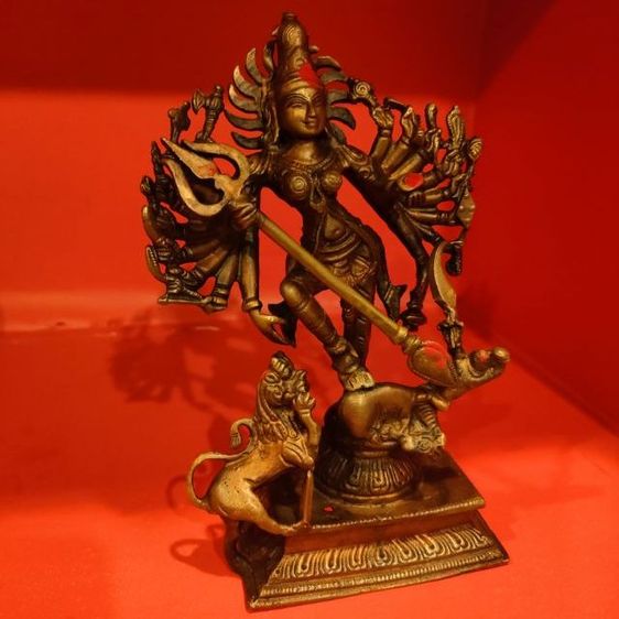 พระแม่ทุรคาปราบมหิงษาสูร เนื้อทองแดง รูปที่ 3