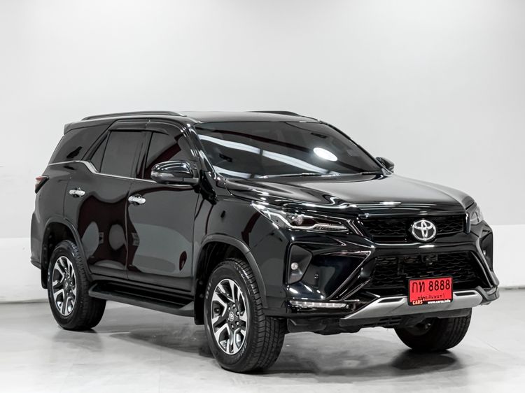 Toyota Fortuner 2024 2.4 Leader V Utility-car ดีเซล ไม่ติดแก๊ส เกียร์อัตโนมัติ ดำ รูปที่ 3