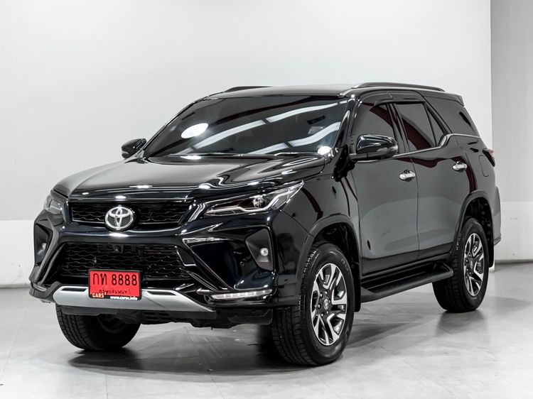 รถ Toyota Fortuner 2.4 Leader V สี ดำ