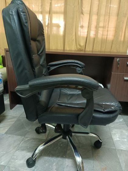 ขายโต๊ะแถมเก้าอี้ปรับระดับได้ สภาพใหม่ ใช้น้อย  รูปที่ 3