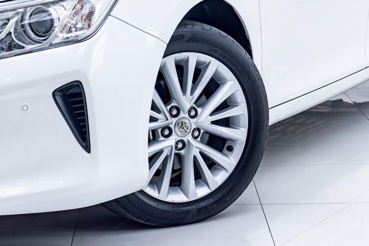 Toyota Camry 2018 2.5 G Sedan เบนซิน ไม่ติดแก๊ส เกียร์อัตโนมัติ ขาว รูปที่ 4