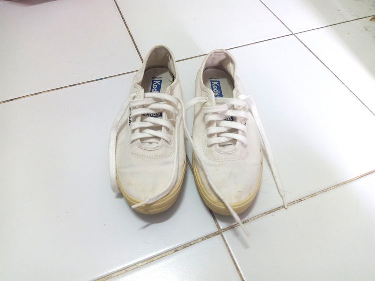 รองเท้าผ้าใบ Keds