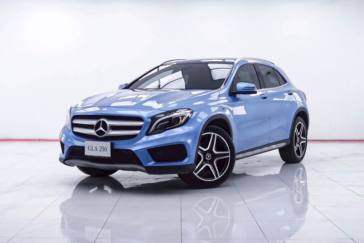 รถ Mercedes-Benz GLA-Class GLA250 สี น้ำเงิน