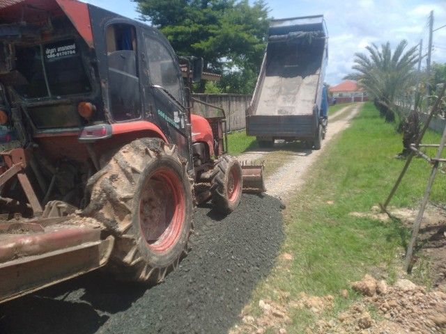 หินคลุก ทำถนน เทลานจอดรถ ลานบ้าน หลุมน้ำขัง ดินแฉะ รูปที่ 3