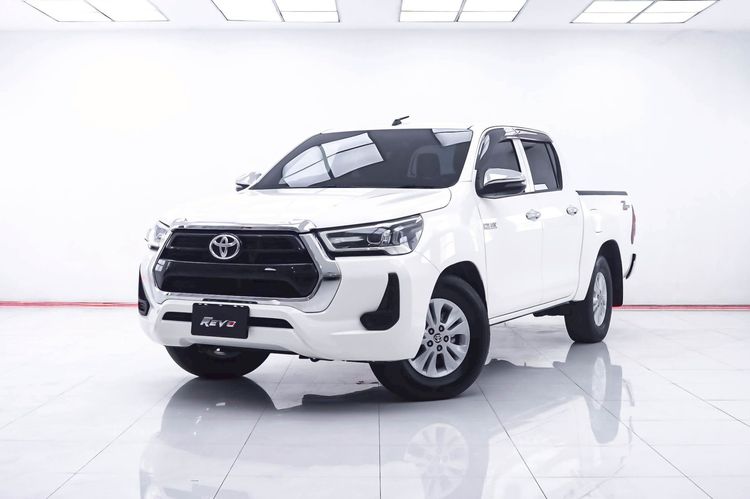 รถ Toyota Hilux Revo Double Cab 2.4 Mid Z Edition สี ขาว