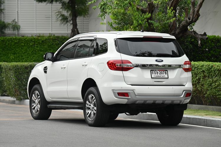 Ford Everest 2016 2.2 Titanium Utility-car ดีเซล ไม่ติดแก๊ส เกียร์อัตโนมัติ ขาว รูปที่ 3