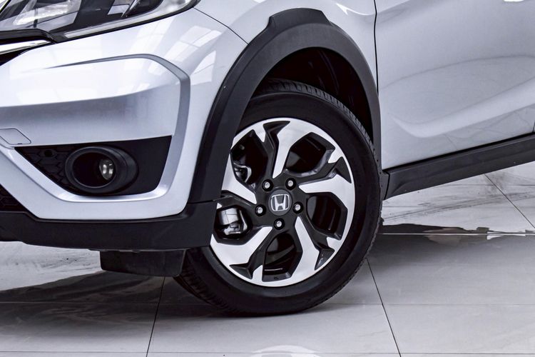 Honda BR-V 2016 1.5 V Utility-car เบนซิน ไม่ติดแก๊ส เกียร์อัตโนมัติ เทา รูปที่ 4