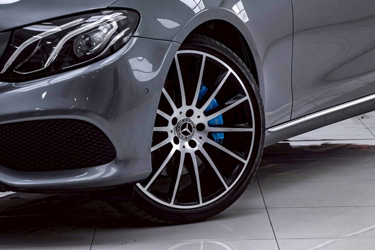 Mercedes-Benz E-Class 2019 E350 Sedan ปลั๊กอินไฮบริด (PHEV) ไม่ติดแก๊ส เกียร์อัตโนมัติ เทา รูปที่ 4