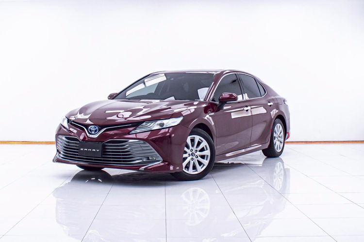 รถ Toyota Camry 2.5 HV Premium สี แดง