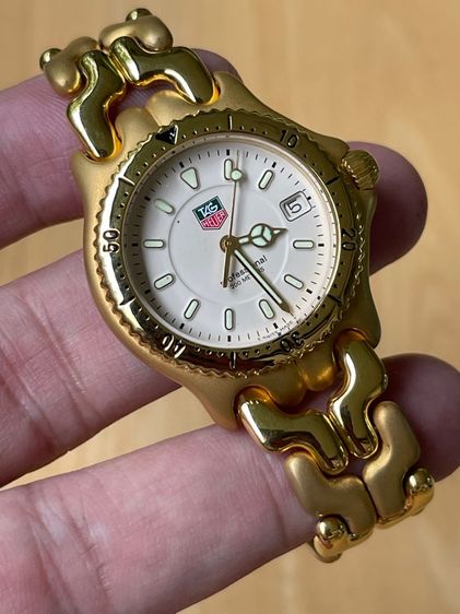 TAG HEUER S EL ก้างปลา 2 ชั้น Professional 200m WG1230-K0 30mm Gold Tone Steel Quartz Watch รูปที่ 8