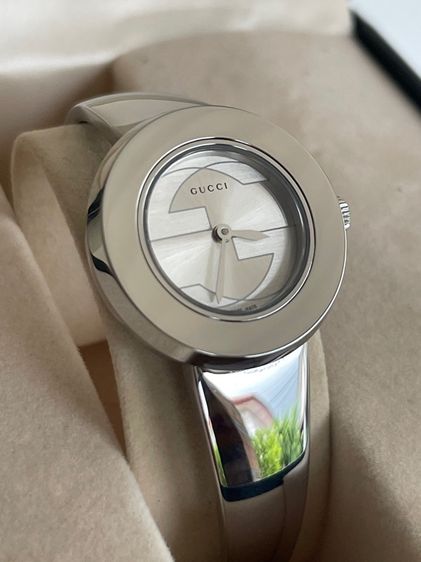 GUCCI 129.5 U Play Silver Dial Quartz Watch YA129515  รูปที่ 9