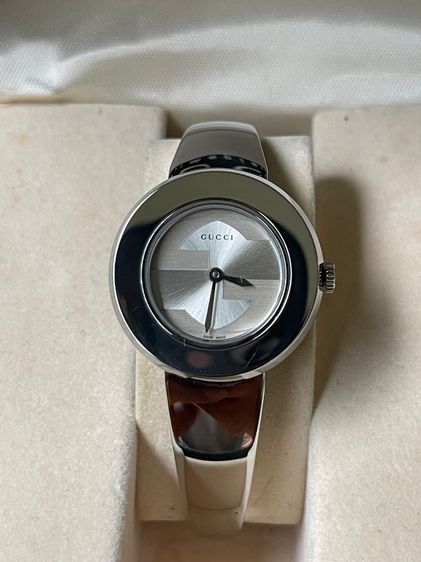 GUCCI 129.5 U Play Silver Dial Quartz Watch YA129515  รูปที่ 5