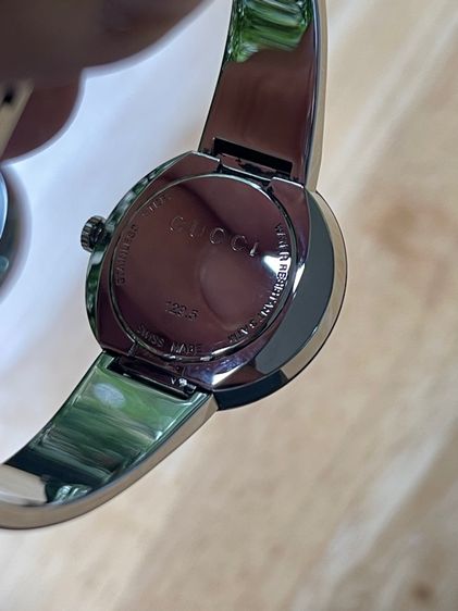 GUCCI 129.5 U Play Silver Dial Quartz Watch YA129515  รูปที่ 15