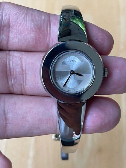 GUCCI 129.5 U Play Silver Dial Quartz Watch YA129515  รูปที่ 10