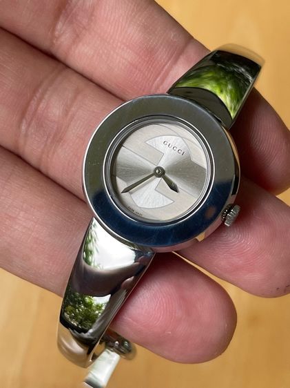GUCCI 129.5 U Play Silver Dial Quartz Watch YA129515  รูปที่ 11