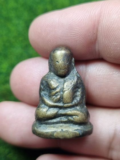 พระรูปหล่อหลวงพ่อเงินวัดบางคลาน