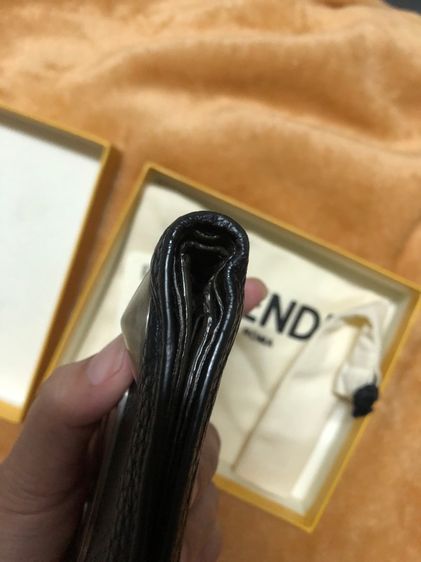 กระเป๋าสตางค์ Fendi แท้ มือสอง สภาพดี รูปที่ 13