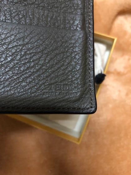 กระเป๋าสตางค์ Fendi แท้ มือสอง สภาพดี รูปที่ 5