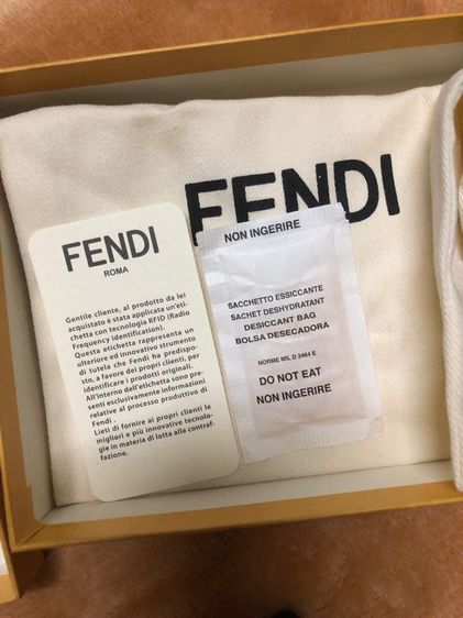 กระเป๋าสตางค์ Fendi แท้ มือสอง สภาพดี รูปที่ 14