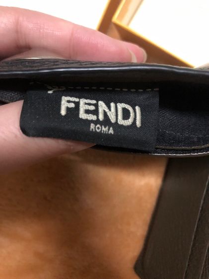 กระเป๋าสตางค์ Fendi แท้ มือสอง สภาพดี รูปที่ 7