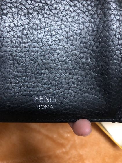 กระเป๋าสตางค์ Fendi แท้ มือสอง สภาพดี รูปที่ 10