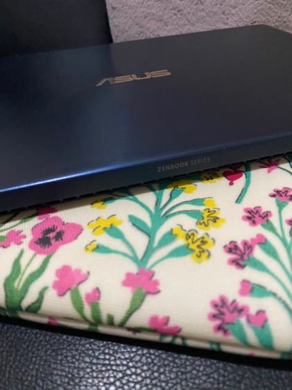 asus zenbook 15 รูปที่ 2