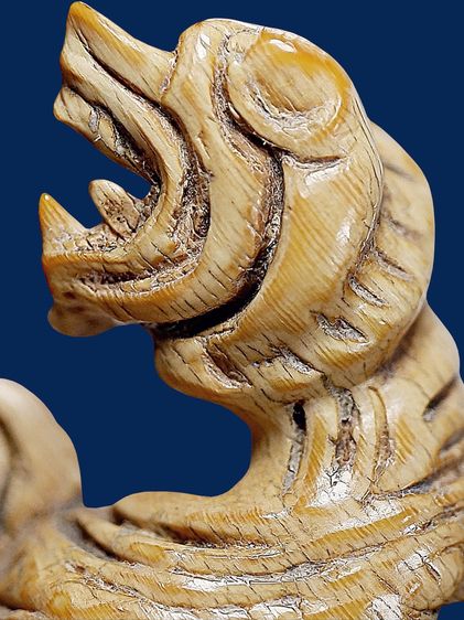 ให้เช่าบูชา เครื่องรางของขลัง สิงห์ 3ขวัญ หลวงพ่อเดิม วัดหนองโพธิ์  ใต้ฐานจารมือ รูปที่ 2