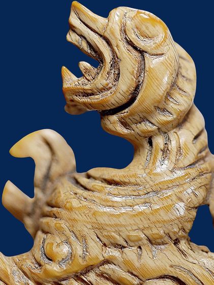 ให้เช่าบูชา เครื่องรางของขลัง สิงห์ 3ขวัญ หลวงพ่อเดิม วัดหนองโพธิ์  ใต้ฐานจารมือ