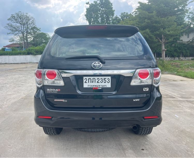 Toyota Fortuner 2013 3.0 V 4WD ดีเซล เกียร์อัตโนมัติ ดำ รูปที่ 2