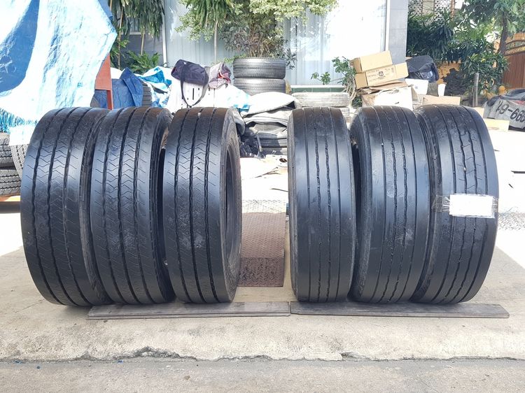 อื่นๆ Radial Tire มือ2 มี 6เส้น 215r17.5 Bridgestone 3เส้น และAustone 3เส้น