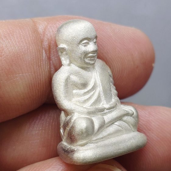 รูปหล่อหลวงพ่อเงิน วัดบางคลาน รุ่น เงินสิทธิโชติ เนื้อเงิน พิมพ์นิยม อุดกริ่ง ปี2557 พร้อมกล่องเดิม รูปที่ 4