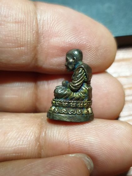 หล่อรูปเหมือนหลวงปู่ทวด ปลุกเสกโดยหลวงปู่ทองดำ วัดท่าทอง จ.อุตรดิตถ์ ปี ๒๕๔๔ เนื้อนวะโลหะ

รับประกันพระแท้สวยเดิม รูปที่ 3