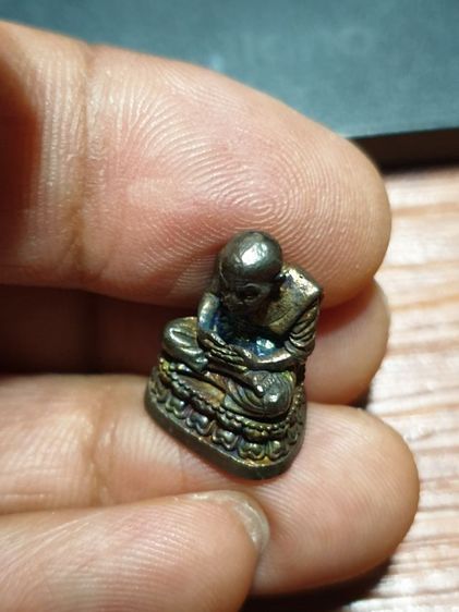 หล่อรูปเหมือนหลวงปู่ทวด ปลุกเสกโดยหลวงปู่ทองดำ วัดท่าทอง จ.อุตรดิตถ์ ปี ๒๕๔๔ เนื้อนวะโลหะ

รับประกันพระแท้สวยเดิม รูปที่ 8