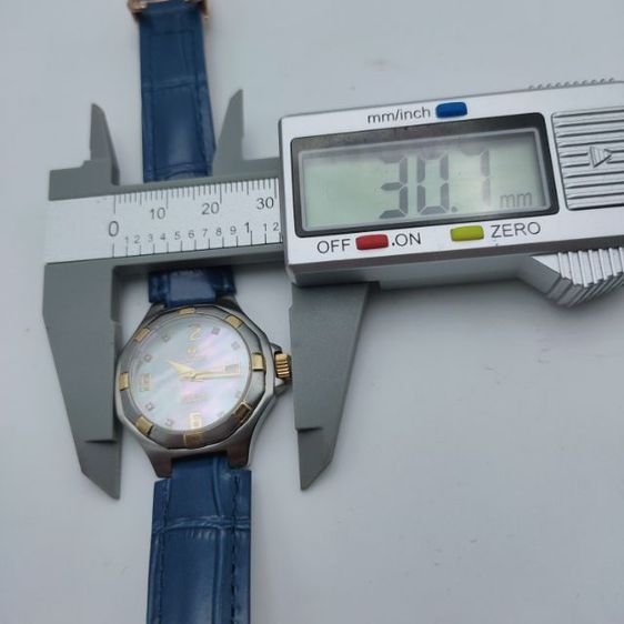 นาฬิกาผู้หญิง แบรนด์ Croton ขนาด 28มม.เครื่อง quartz กันน้ำ 5atm 18KT Gold Eduator  หน้าปัดมุกเลขเพชร สายหนังใหม่พร้อมใช้ครับ รูปที่ 13