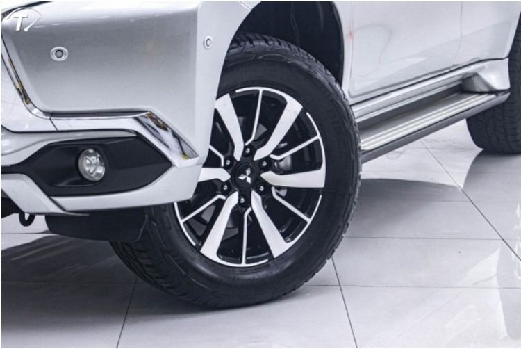 Mitsubishi Pajero Sport 2017 2.4 GT Premium 4WD Utility-car ดีเซล ไม่ติดแก๊ส เกียร์อัตโนมัติ เทา รูปที่ 4