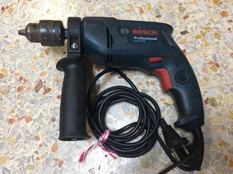 อุปกรณ์เครื่องมือช่าง สว่านไฟฟ้า BOSCH GSB 550  13mm ขนาดสี่หุนสภาพดีพร้อมใช้งานแท้