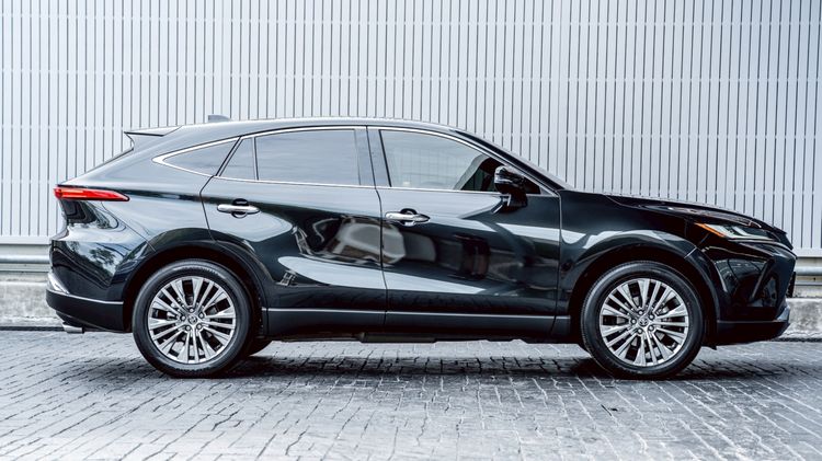 Toyota Harrier 2023 2.5 Hybrid E-Four 4WD Utility-car ไฮบริด ไม่ติดแก๊ส เกียร์อัตโนมัติ ดำ รูปที่ 4