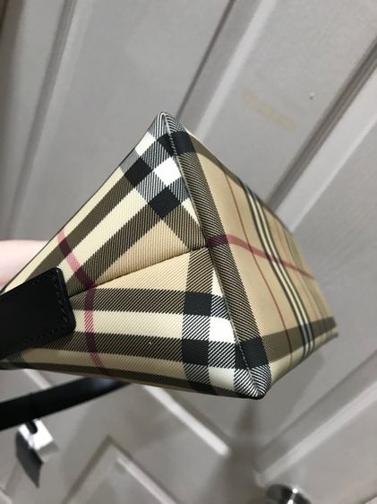  Burberry กระเป๋าถือ คล้องไหล่ได้ สภาพดีมาก รูปที่ 8
