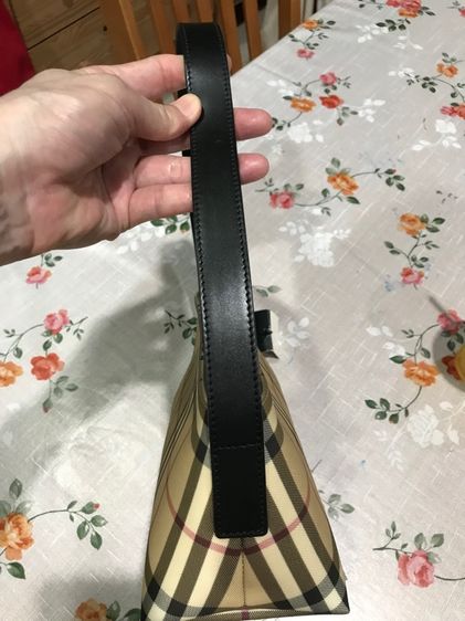  Burberry กระเป๋าถือ คล้องไหล่ได้ สภาพดีมาก รูปที่ 10