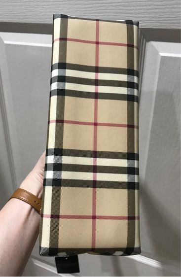  Burberry กระเป๋าถือ คล้องไหล่ได้ สภาพดีมาก รูปที่ 6