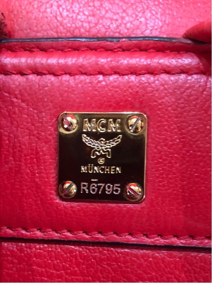 กระเป๋าเป้หนัง MCM Small Stark Insignia ตกแต่งด้วยขนสุนัขจิ้งจอกแท้ รับประกันของแท้200💯 รูปที่ 11